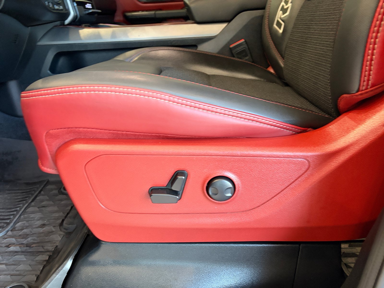 Used 2025 RAM 1500 Rebel w/ Rebel Level 1 Equipment Group AWD/4WD image 15