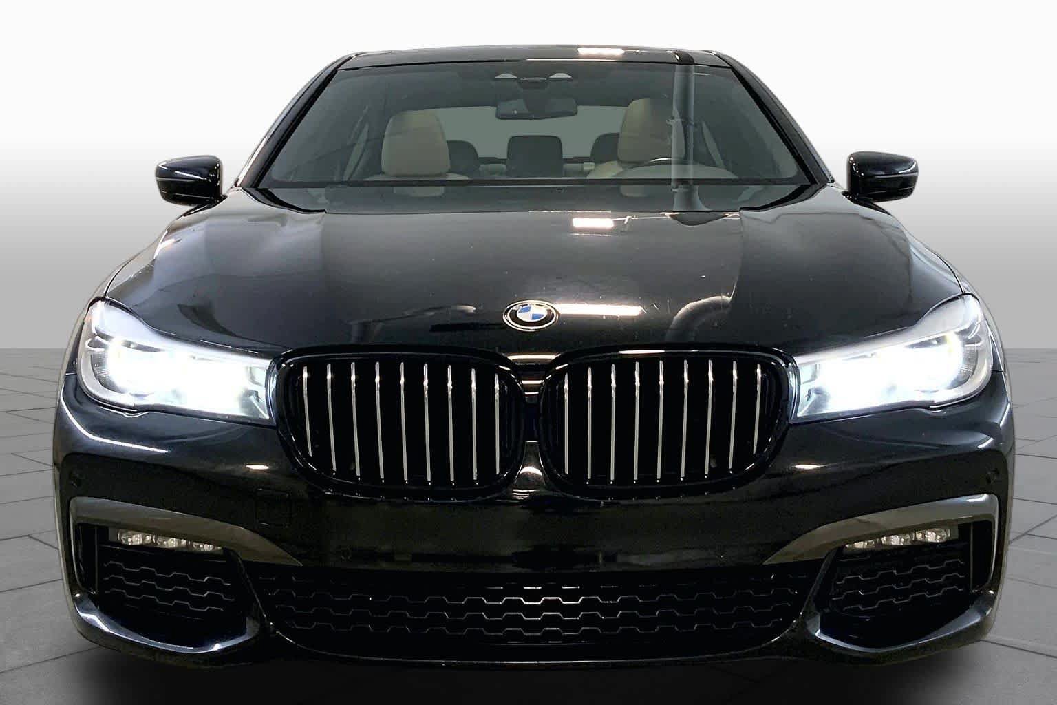Used 2019 BMW 740i xDrive w/ M Sport Package AWD/4WD image 3
