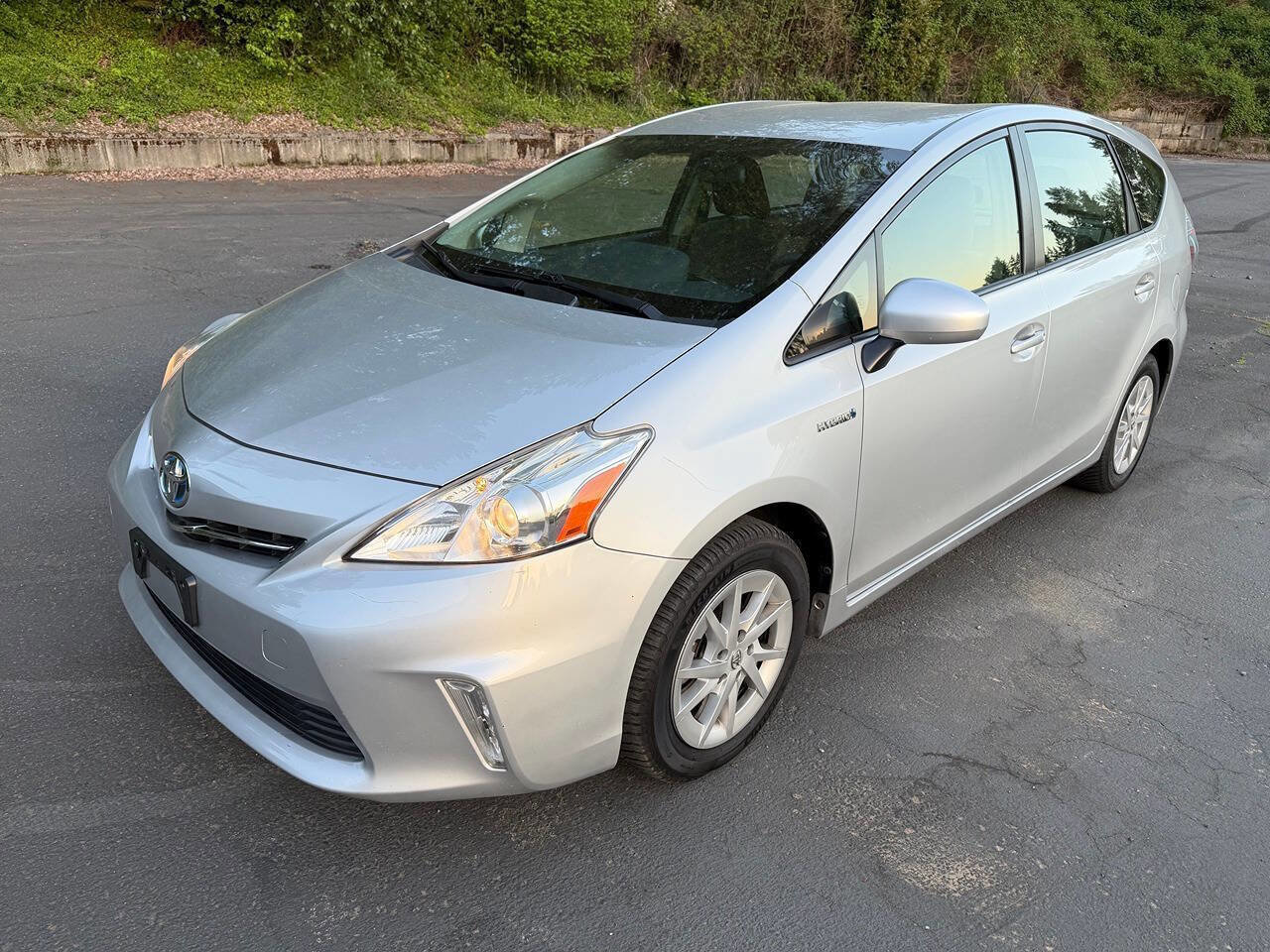 Used 2014 Toyota Prius V Three FWD image 6