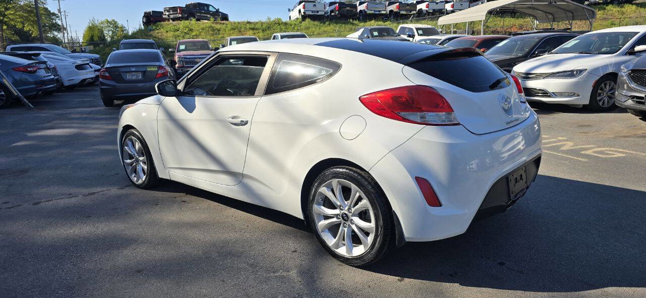 Used 2016 Hyundai Veloster image 8