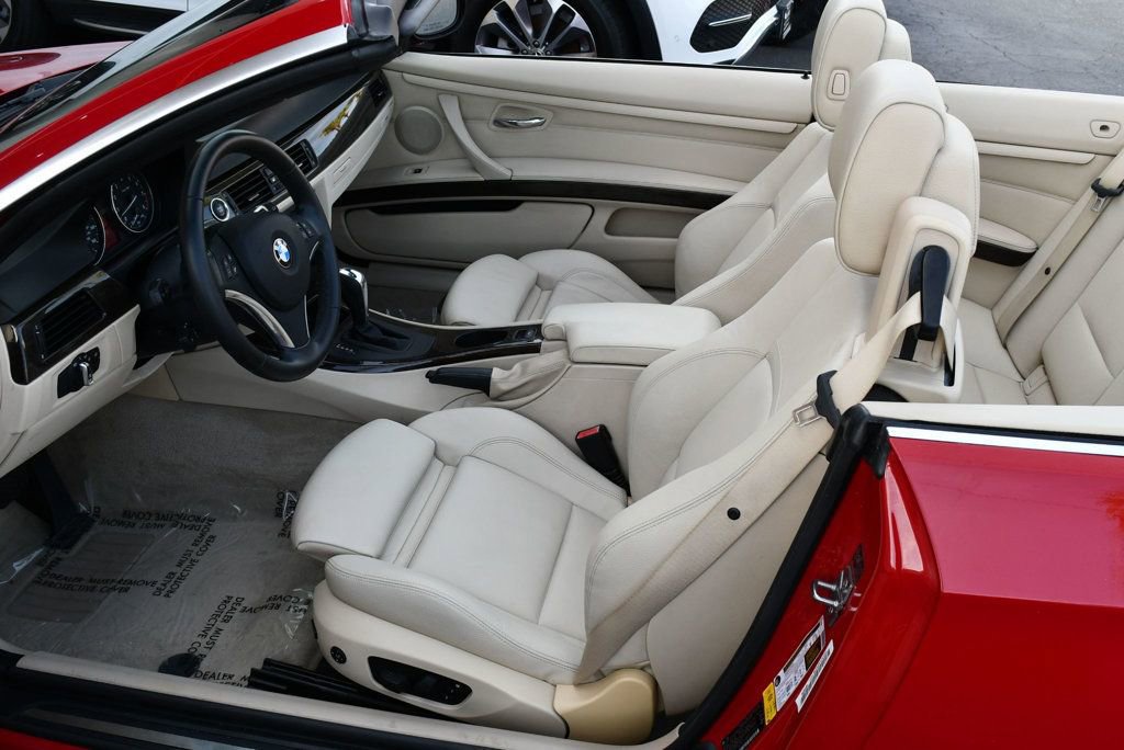 Used 2011 BMW 328i Convertible image 14