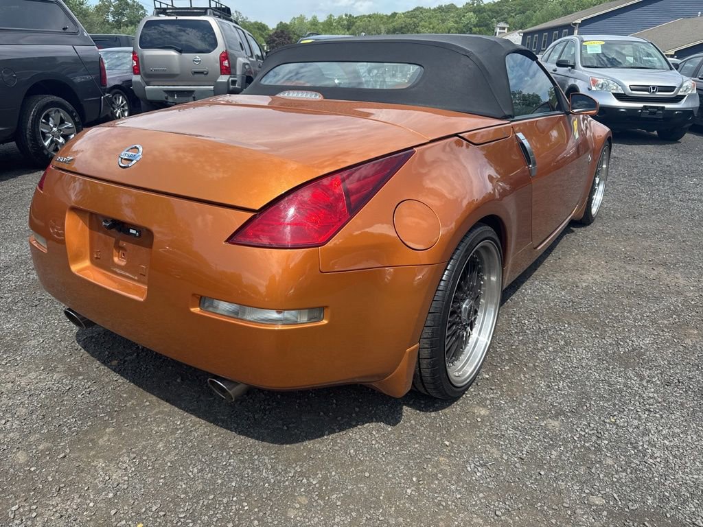 Used 2005 Nissan 350Z Touring RWD image 14