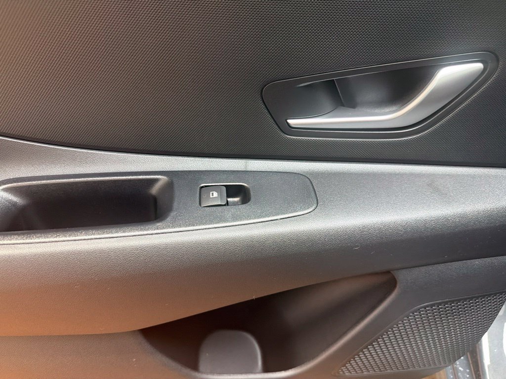 New 2026 Hyundai Elantra SE FWD image 17