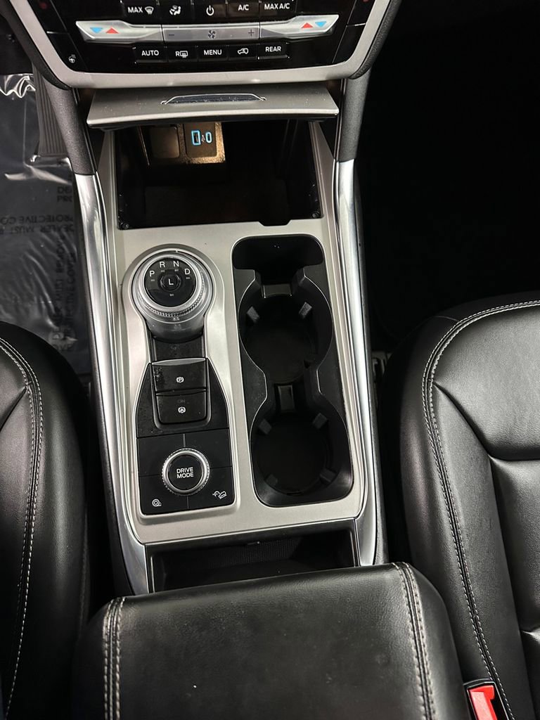 Used 2022 Ford Explorer XLT w/ Equipment Group 202A image 18