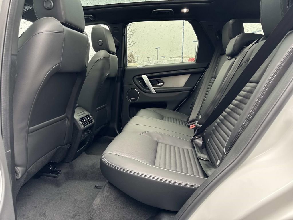 New 2026 Land Rover Discovery Sport Landmark image 12