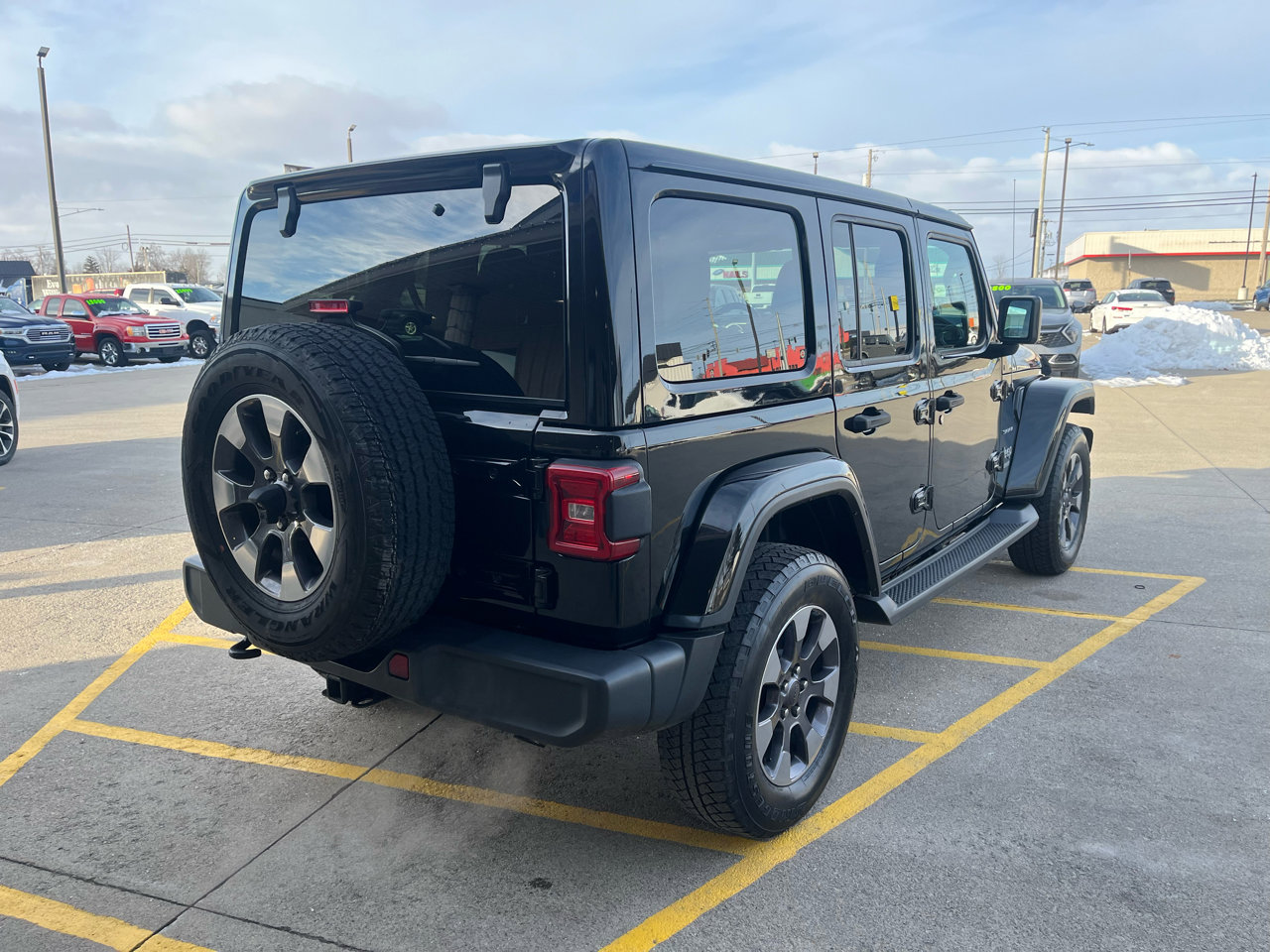 Used 2018 Jeep Wrangler Unlimited Sahara w/ LED Lighting Group image 6