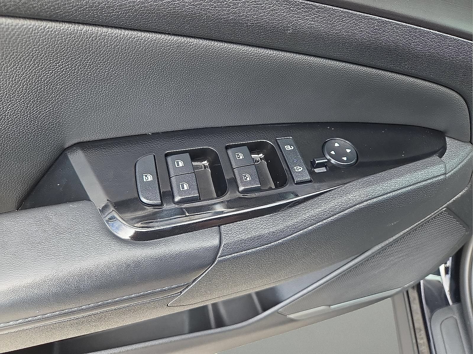 Used 2024 Kia Sportage EX AWD/4WD image 15