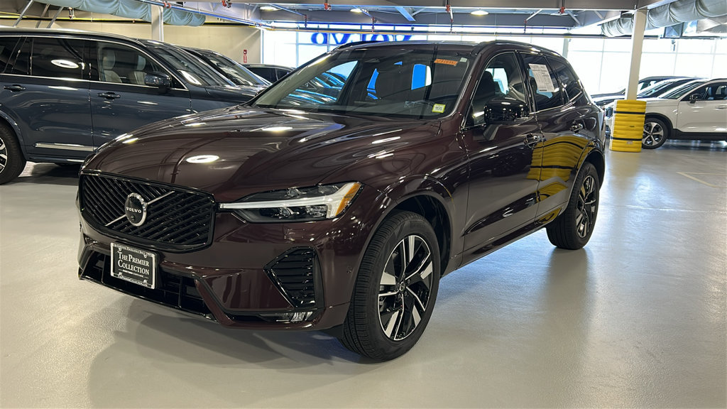 Used 2026 Volvo XC60 B5 Plus w/ Protection Package Premier AWD/4WD image 3
