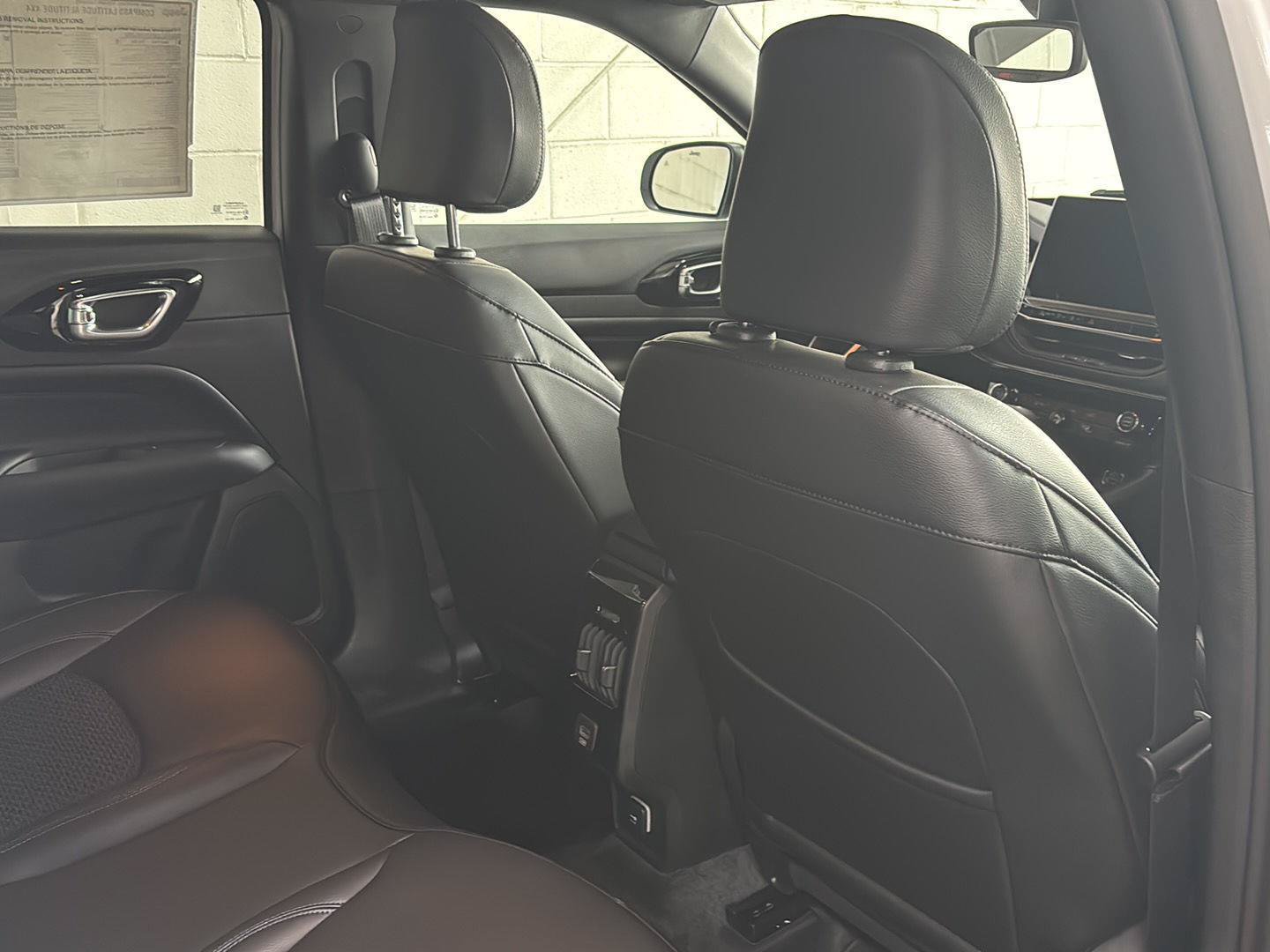 New 2026 Jeep Compass Latitude AWD/4WD image 24