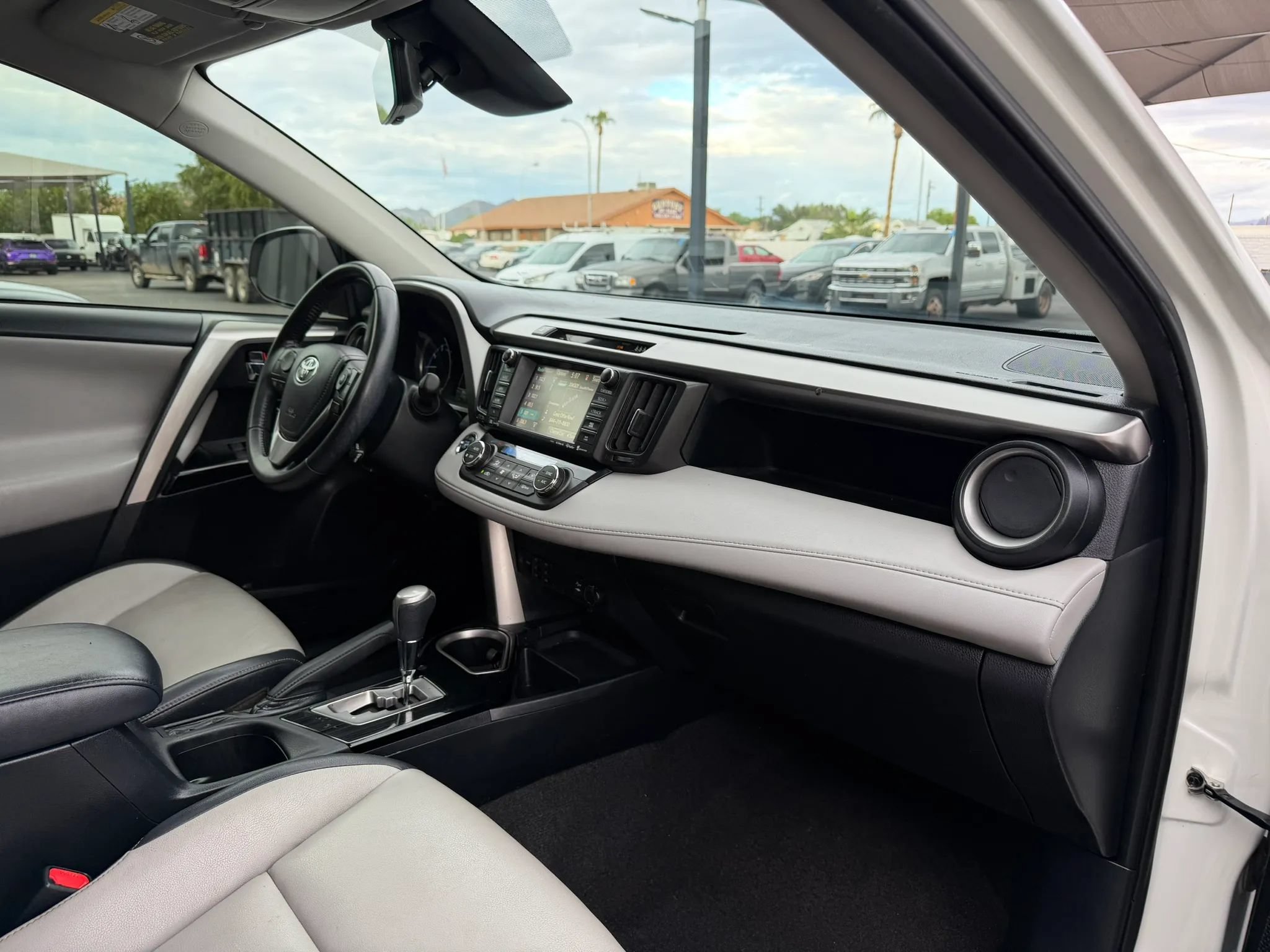 Used 2017 Toyota RAV4 Limited w/ Advanced Technology Package FWD image 33