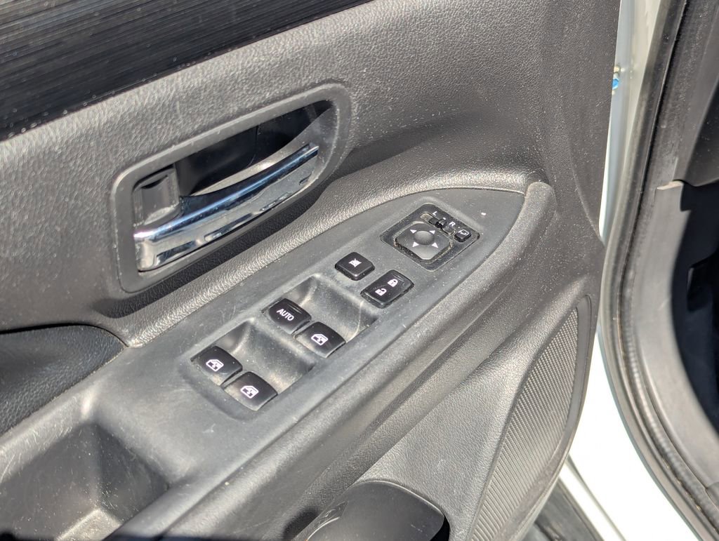 Used 2016 Mitsubishi Outlander GT AWD/4WD image 31