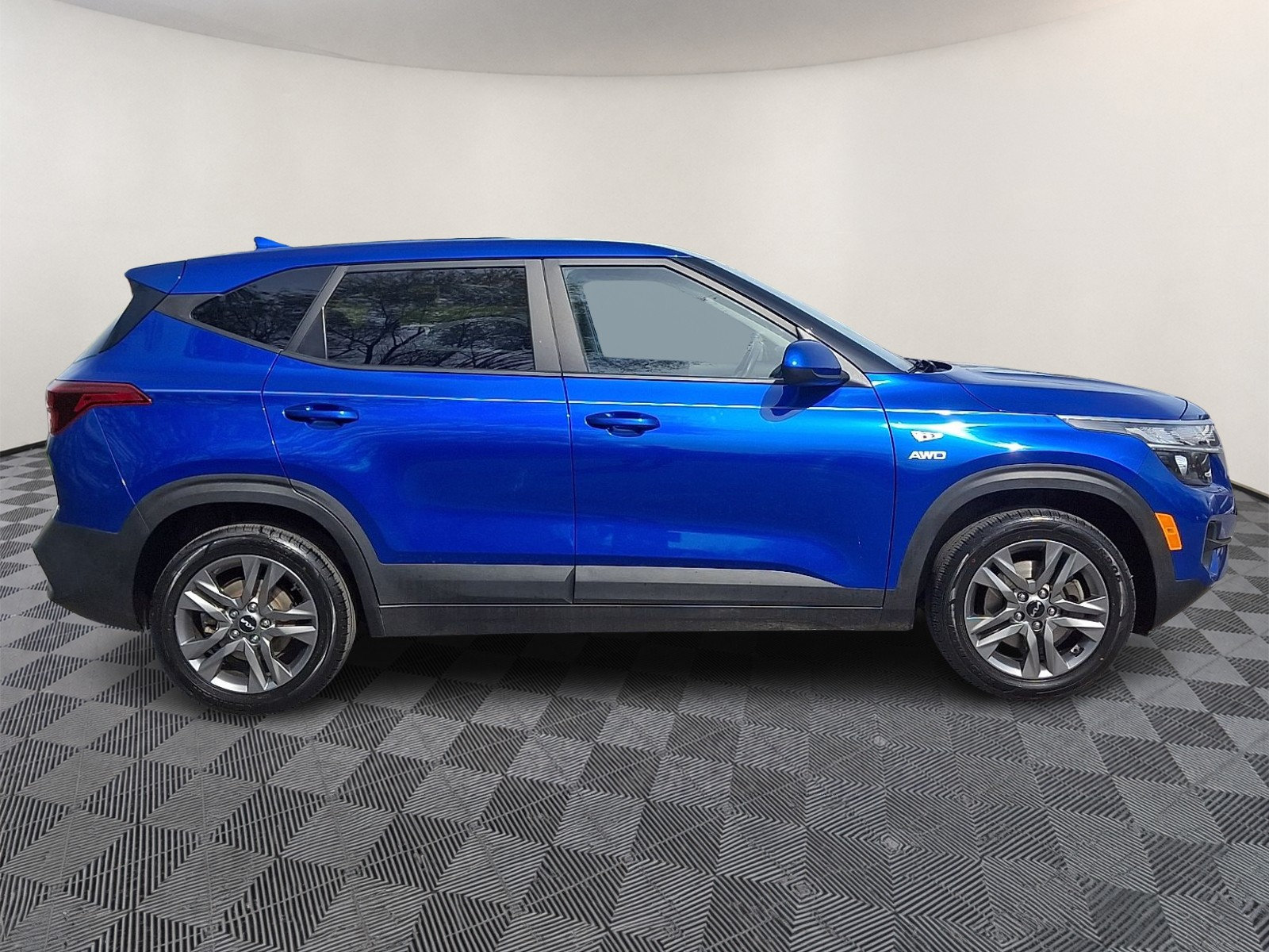 Used 2023 Kia Seltos LX AWD/4WD image 7