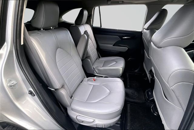 Used 2023 Toyota Highlander L image 27