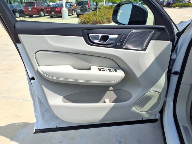 New 2026 Volvo XC60 B5 Ultra w/ Protection Package Premier AWD/4WD image 13