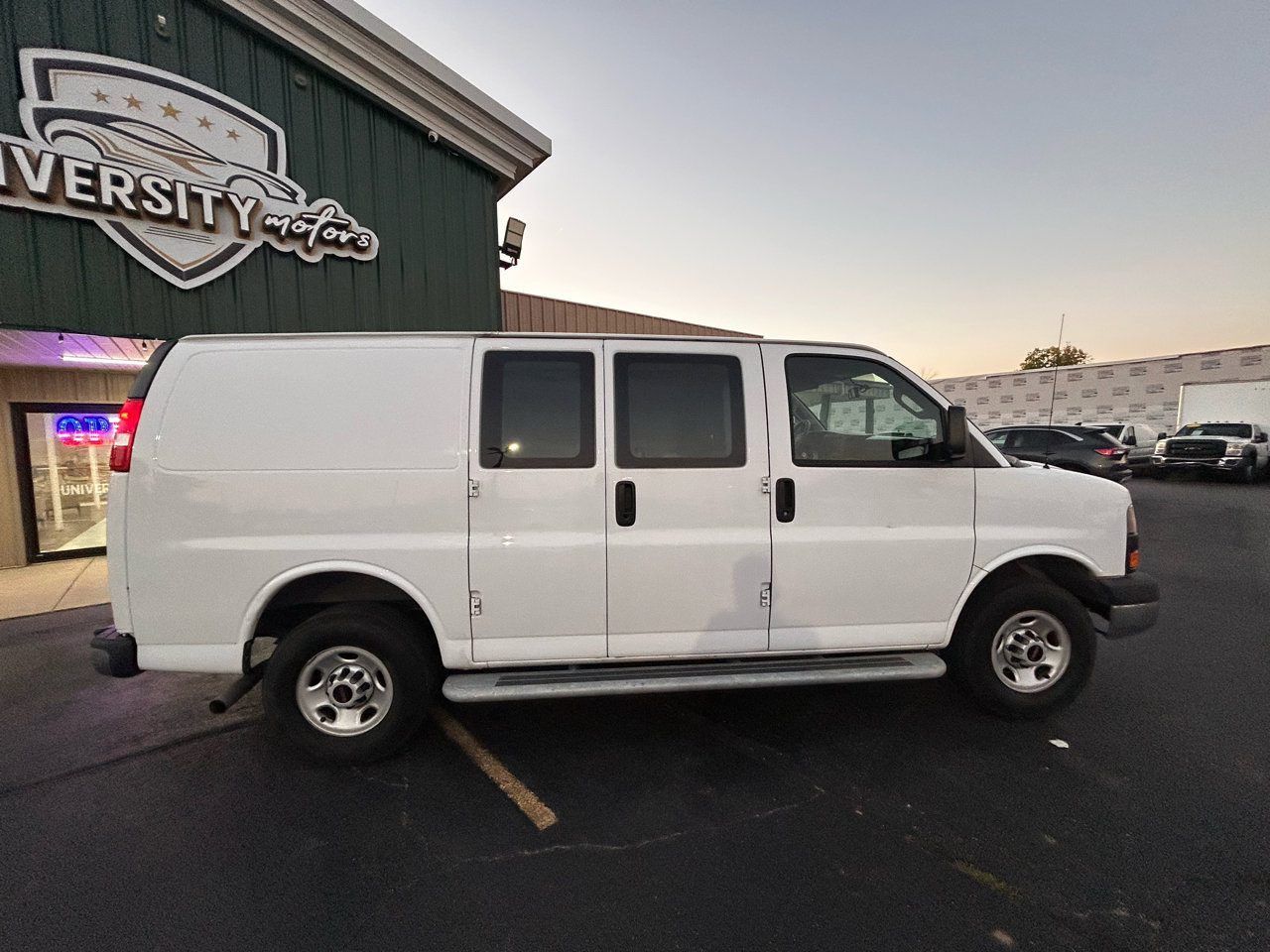 Used 2022 GMC Savana 2500 w/ Driver Convenience Package image 2