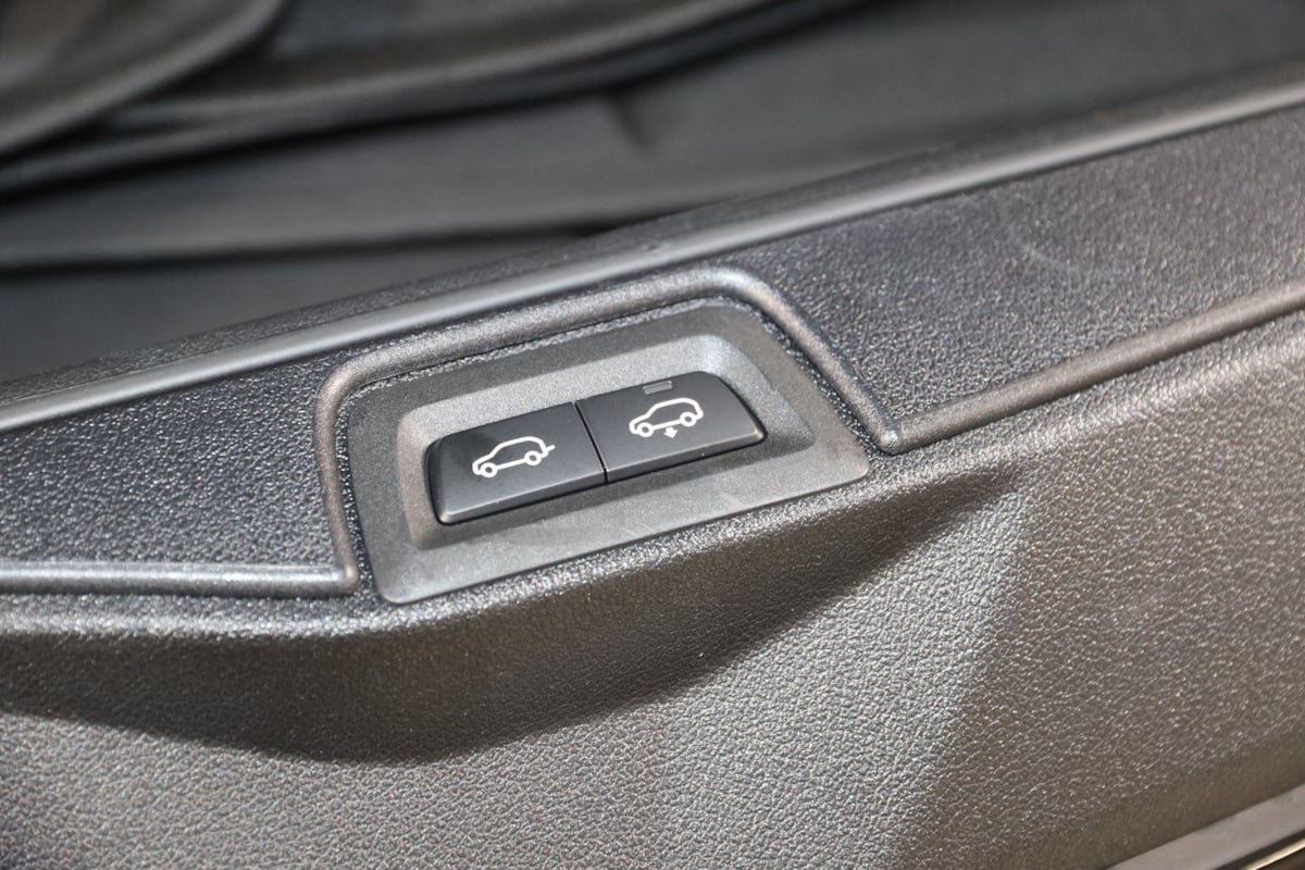 Used 2023 BMW X7 xDrive40i w/ Premium Package image 55