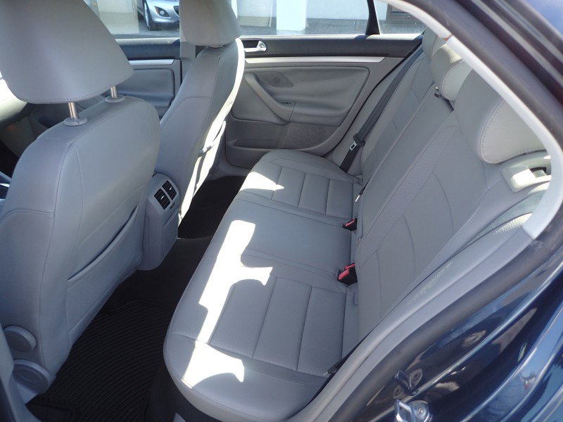 Used 2009 Volkswagen Jetta TDI image 10