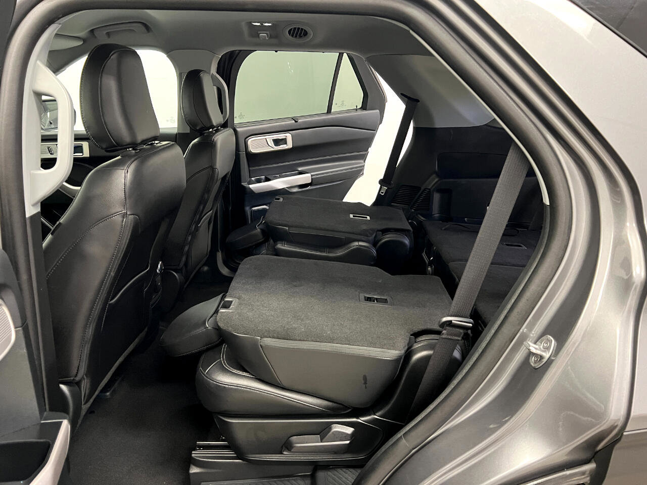 Used 2024 Ford Explorer Limited image 22