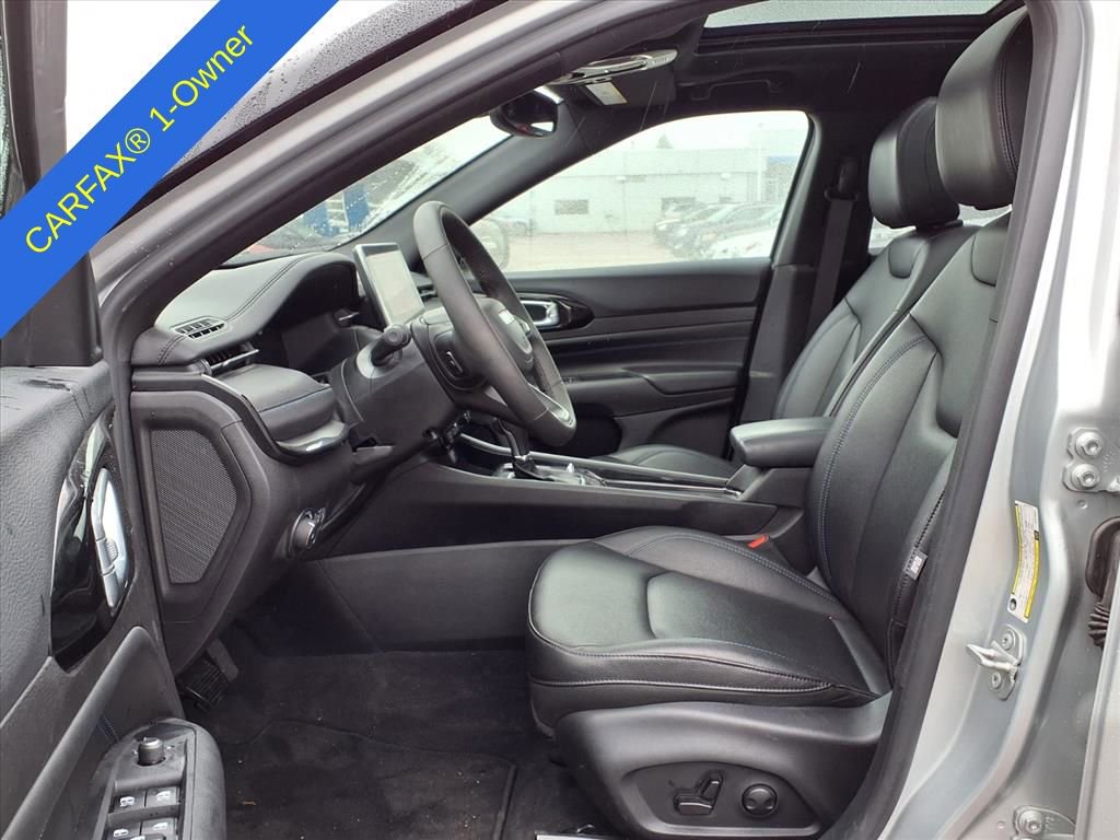 Used 2025 Jeep Compass Limited w/ High Altitude Package image 16