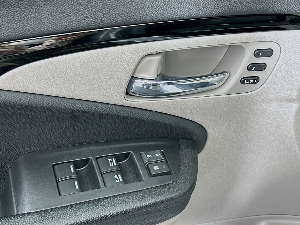 Used 2018 Honda Pilot Touring image 19