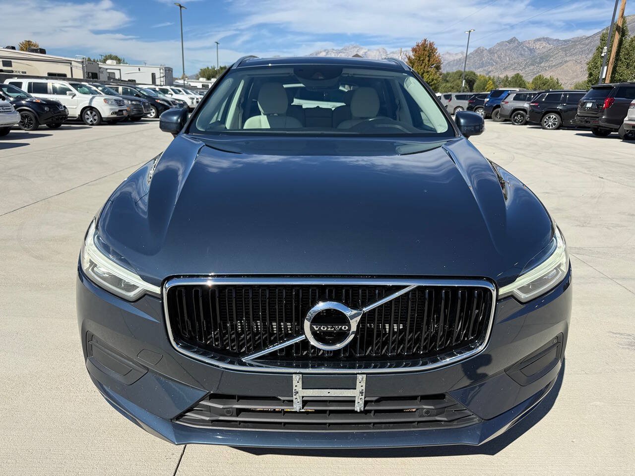 Used 2020 Volvo XC60 T5 Momentum w/ Protection Package Premier AWD/4WD image 8