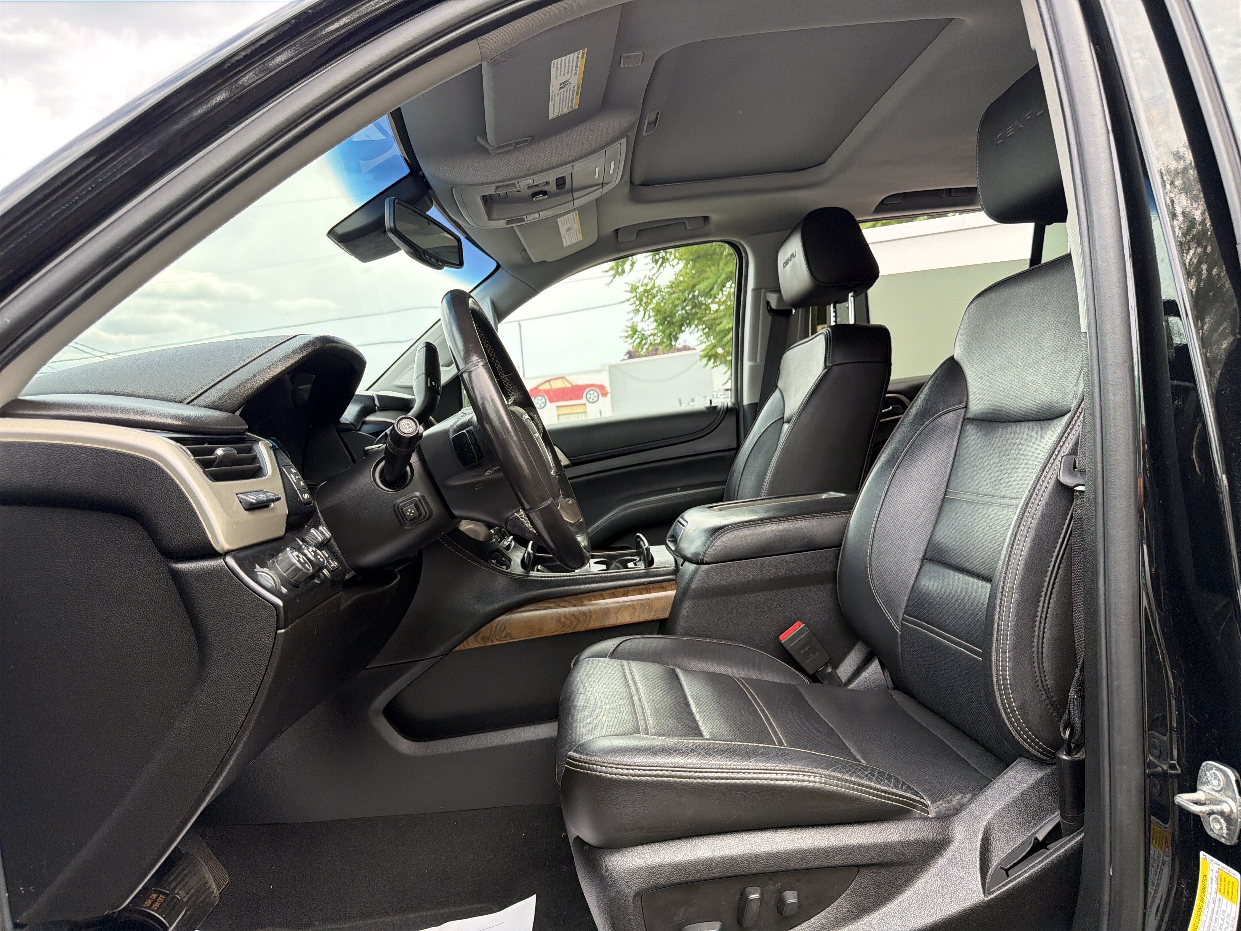 Used 2019 GMC Yukon XL Denali AWD/4WD image 8