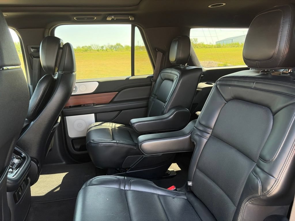 Used 2020 Lincoln Navigator Reserve w/ Luxury Package AWD/4WD image 13
