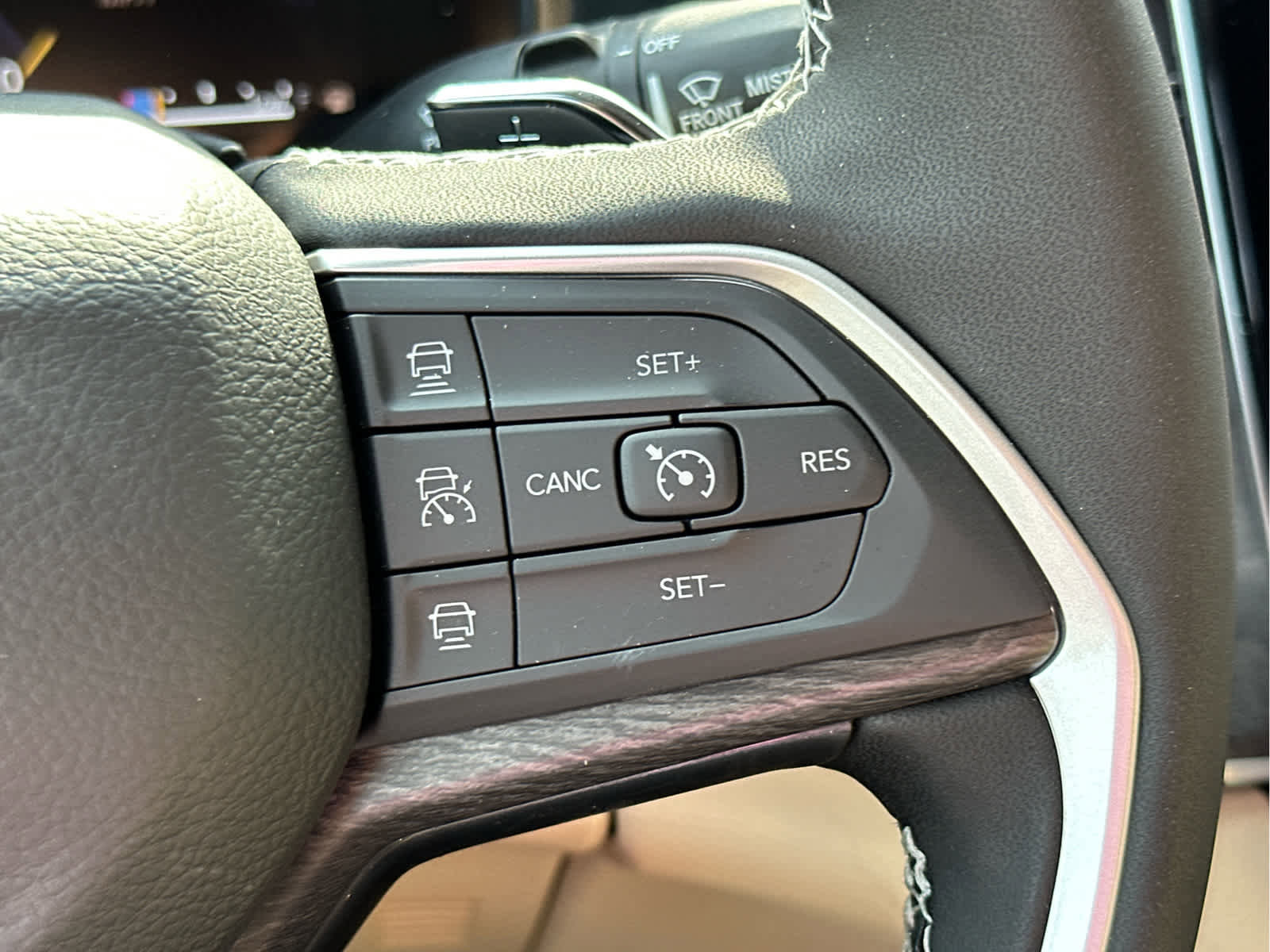 New 2025 Jeep Grand Cherokee L Limited w/ Trailer Tow Package AWD/4WD image 27