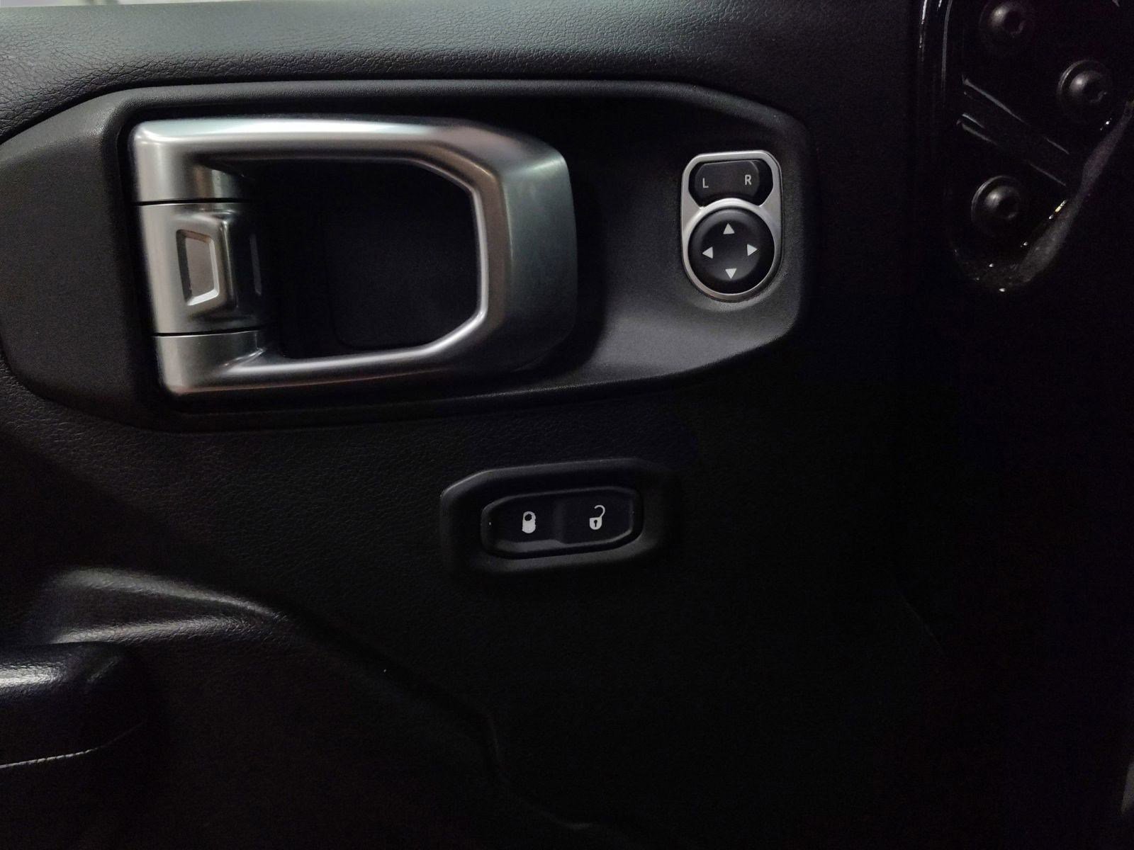 Used 2019 Jeep Wrangler Sport image 12