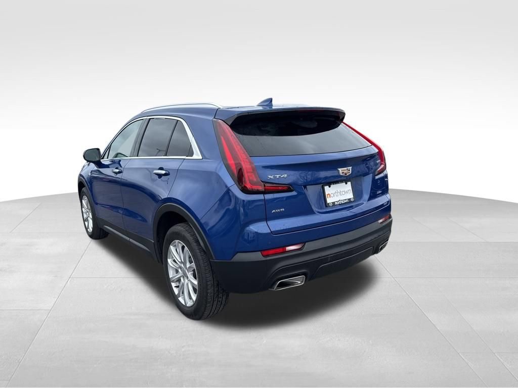 Used 2021 Cadillac XT4 Luxury w/ Cold Weather Package image 4