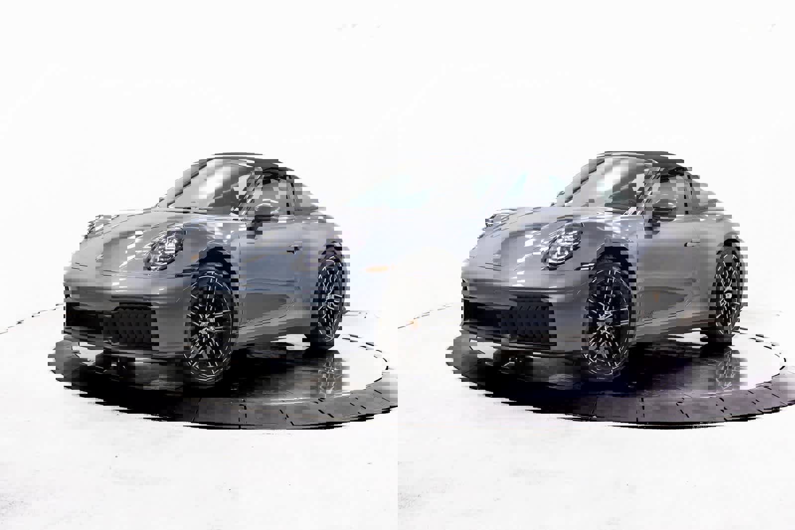 Certified 2025 Porsche 911 Targa 4 GTS image 1