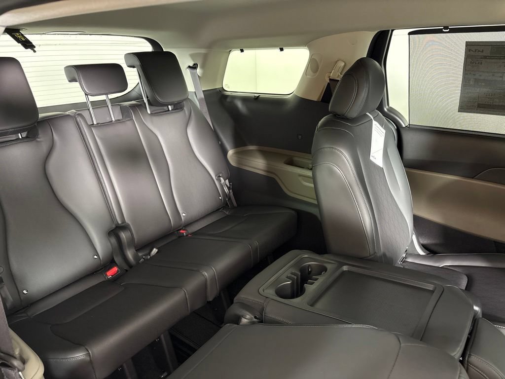 New 2026 Kia Carnival EX FWD image 21
