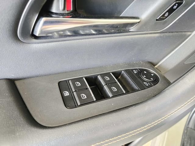Certified 2025 MAZDA CX-70 3.3 Turbo w/ Preferred Package AWD/4WD image 32