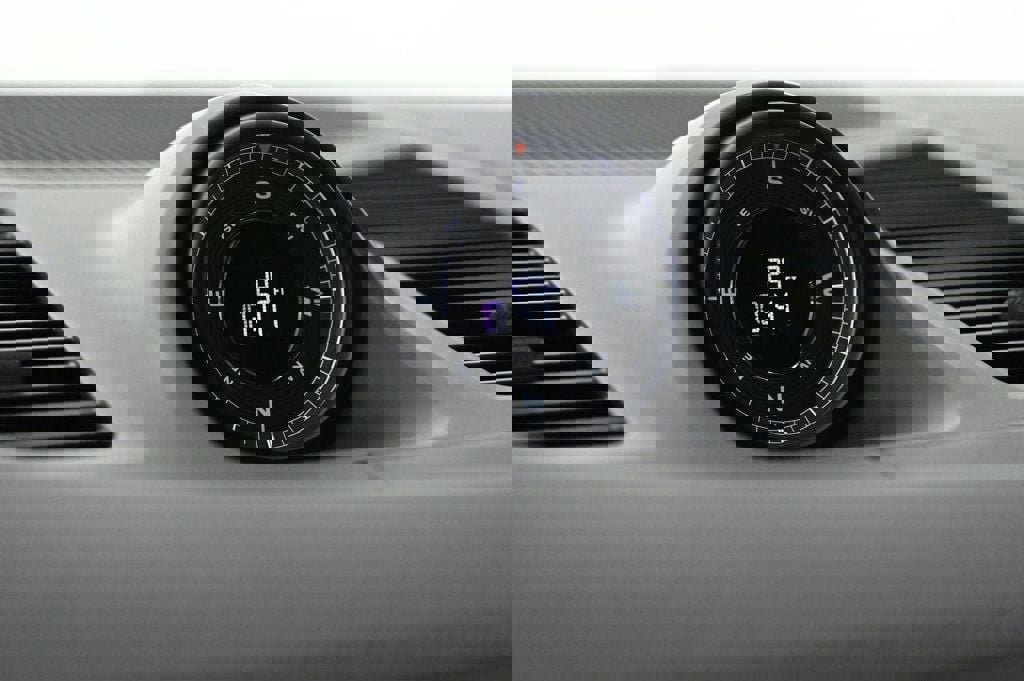 Certified 2025 Porsche Cayenne S image 23