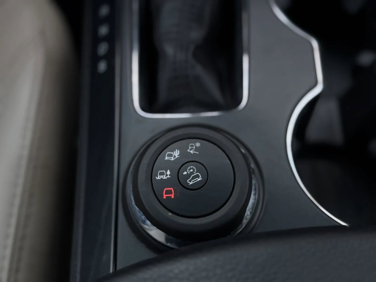 Used 2018 Ford Explorer XLT w/ Equipment Group 202A image 36