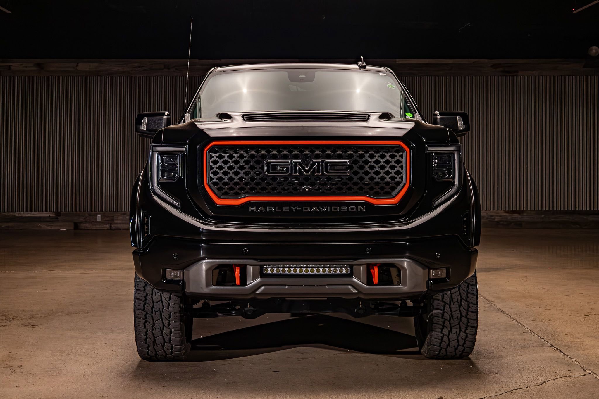 Used 2022 GMC Sierra 1500 AT4 w/ AT4 Premium Package AWD/4WD image 2