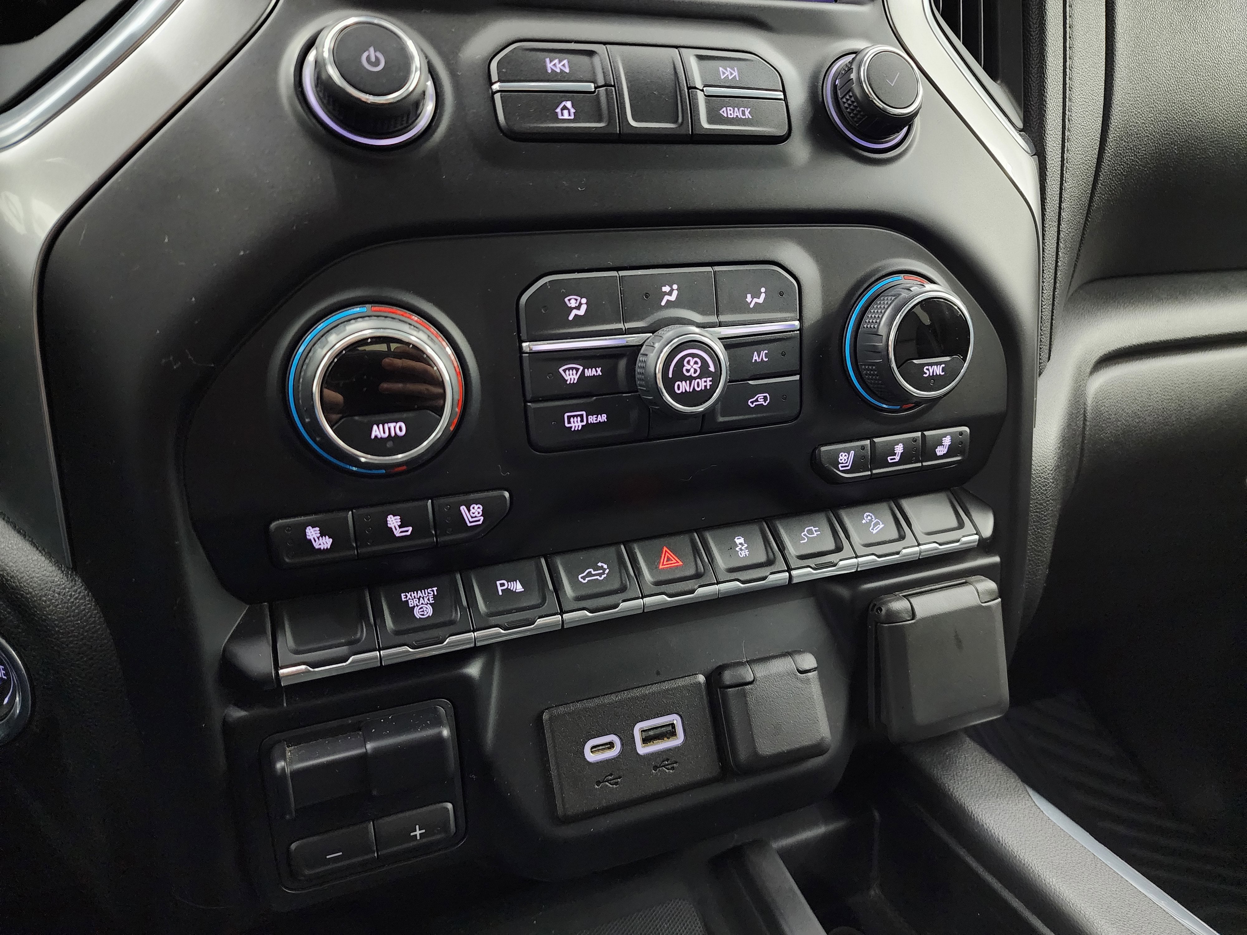 Used 2020 Chevrolet Silverado 3500 LTZ w/ LTZ Plus Package image 51