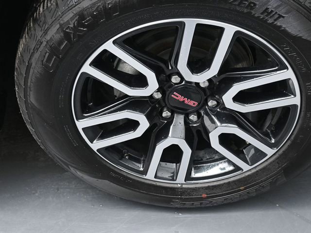 Used 2022 GMC Yukon AT4 image 31