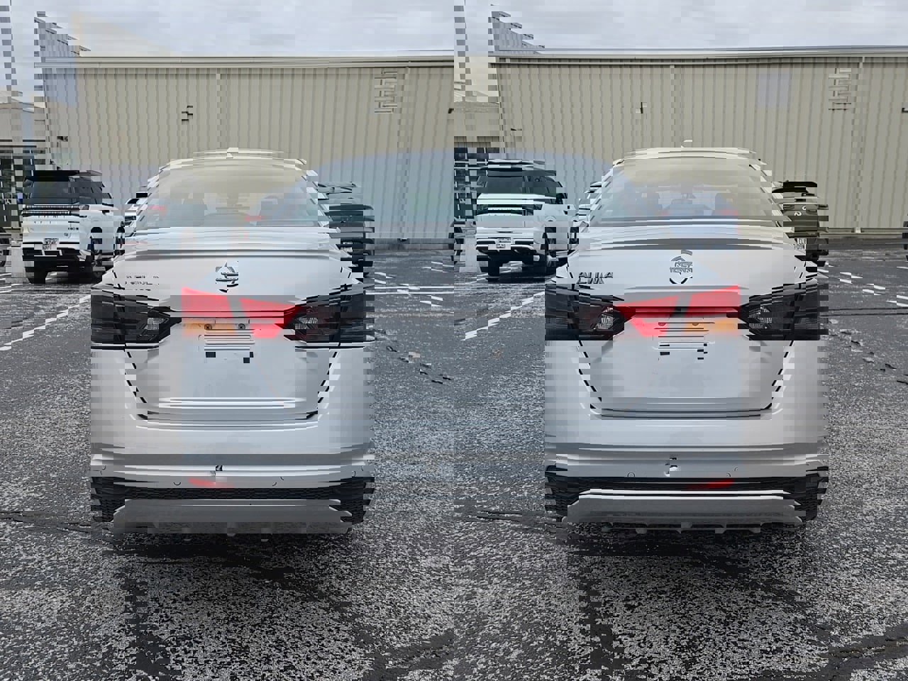 Used 2025 Nissan Altima 2.5 SV image 5