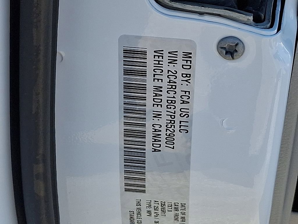 Used 2023 Chrysler Pacifica Touring-L image 28