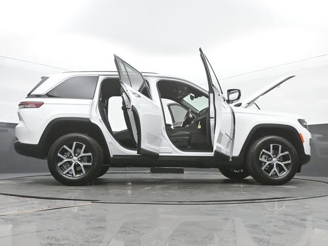 New 2025 Jeep Grand Cherokee Limited w/ Luxury Tech Group II image 61