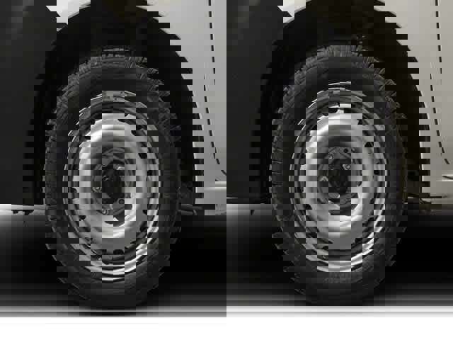 Used 2017 Nissan NV200 S image 12