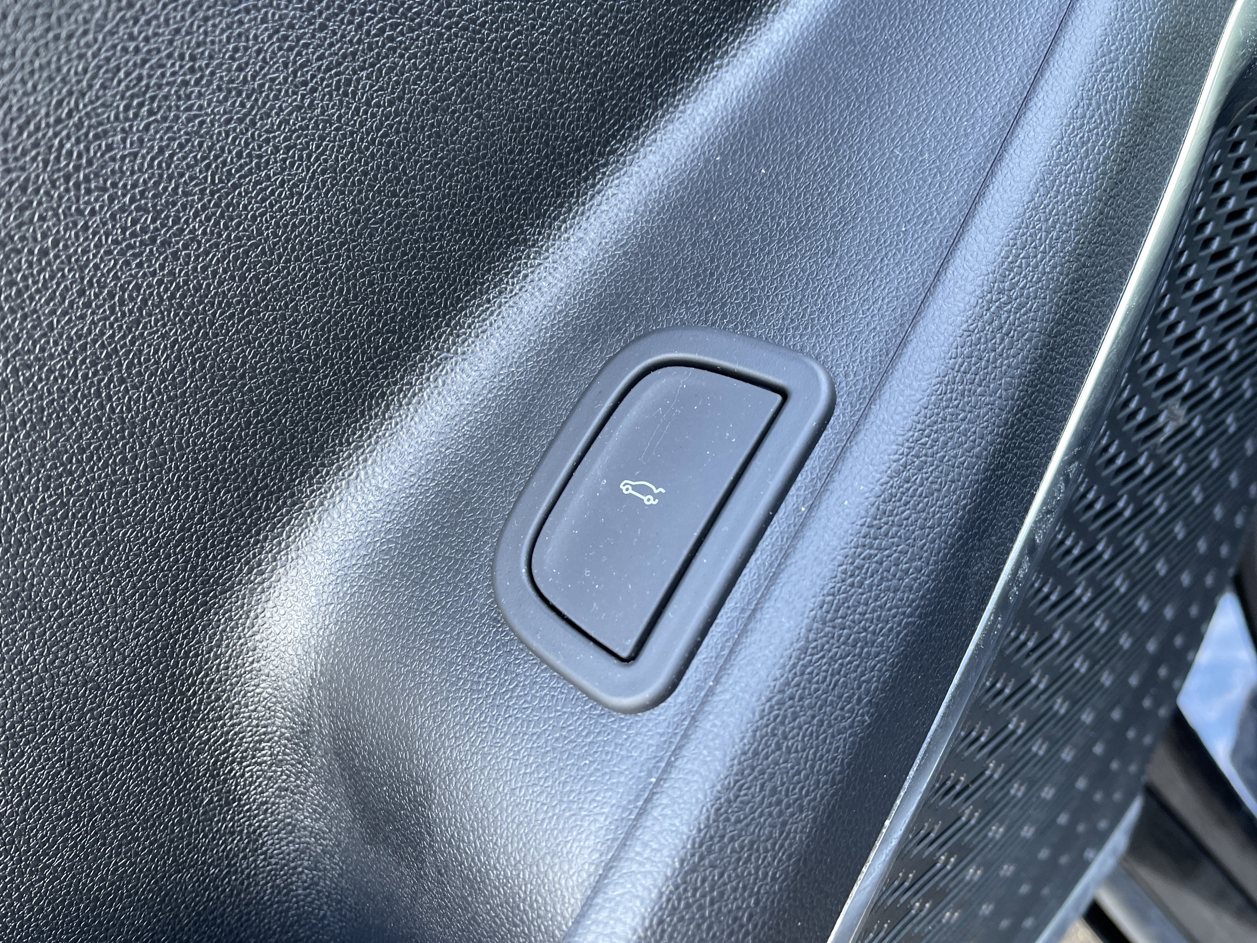 Used 2025 Buick Enclave Avenir w/ Super Cruise Package image 17