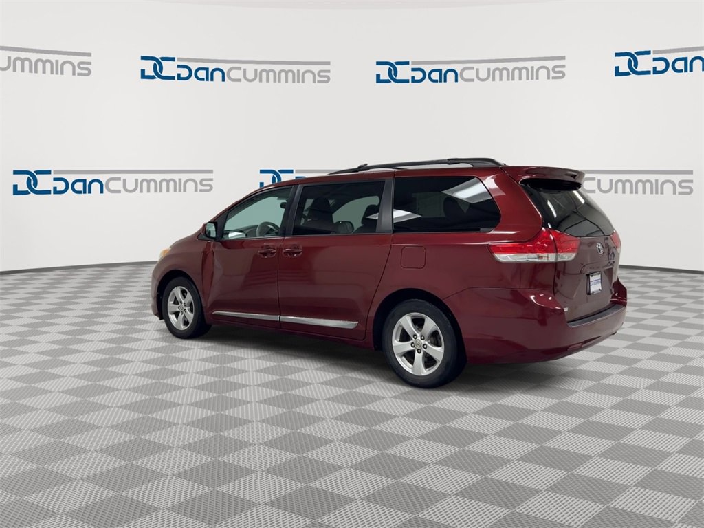 Used 2011 Toyota Sienna LE image 6