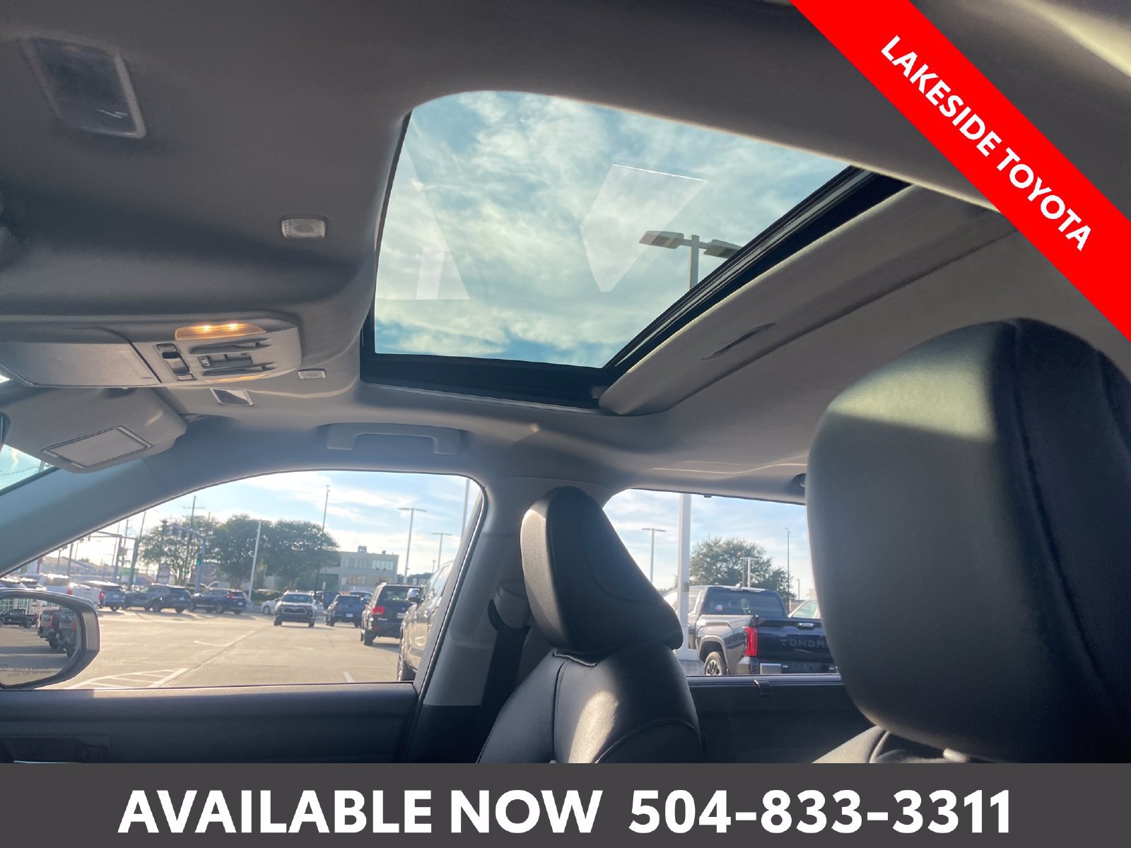 Used 2024 Toyota Highlander XLE FWD image 30