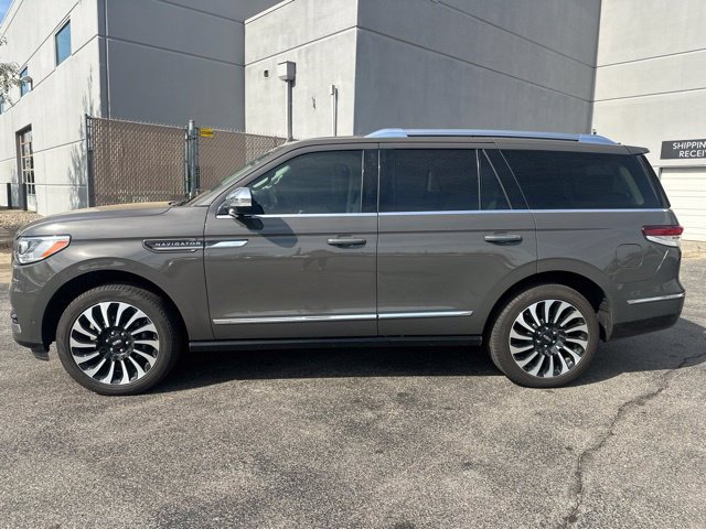 Used 2024 Lincoln Navigator Black Label AWD/4WD image 7
