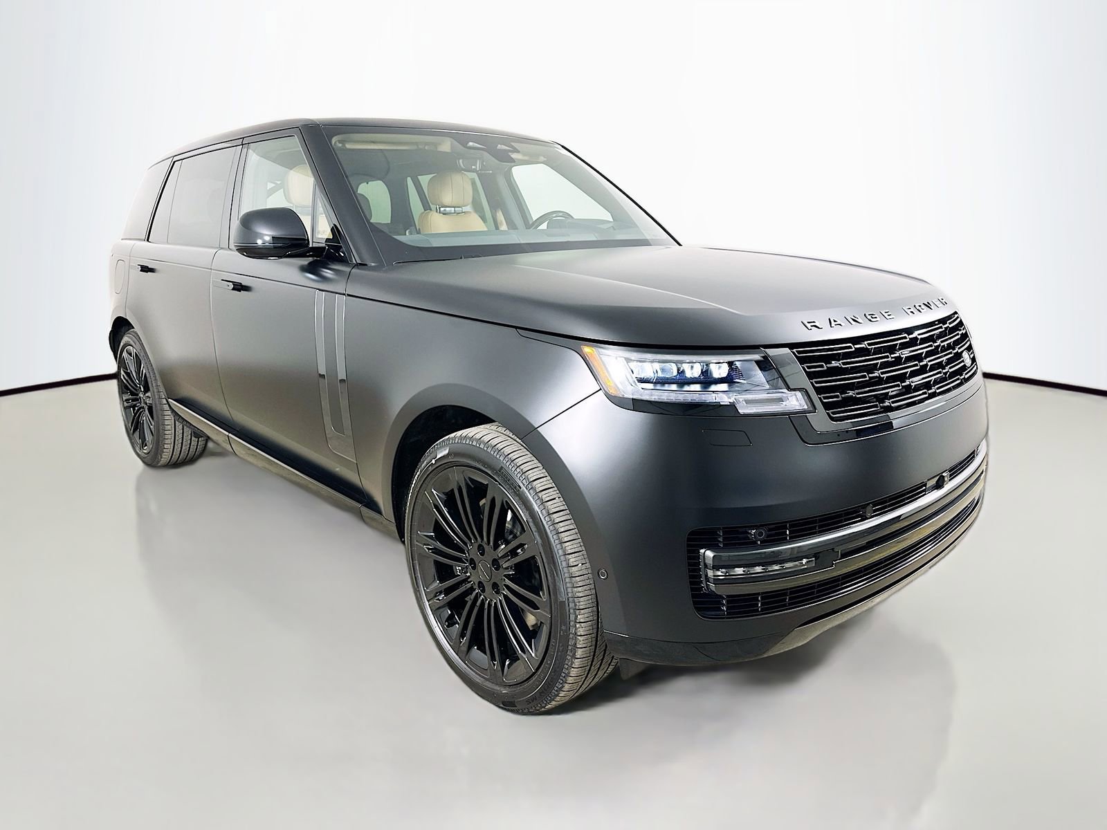 New 2026 Land Rover Range Rover Long Wheelbase SE AWD/4WD image 3
