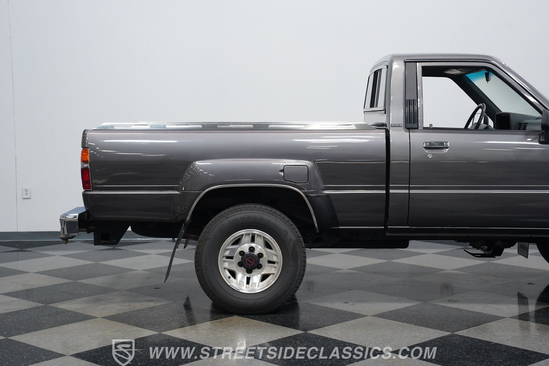 Used 1987 Toyota Pickup 4x4 Regular Cab image 30