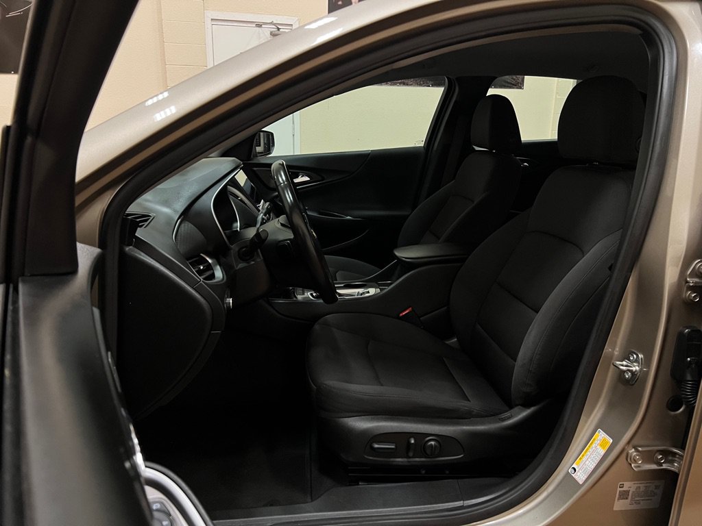 Used 2022 Chevrolet Malibu RS FWD image 16
