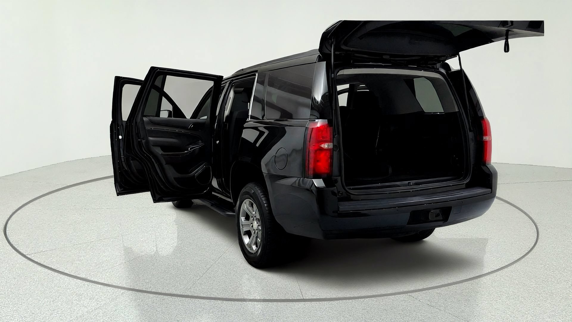 Used 2019 Chevrolet Tahoe LS AWD/4WD image 11